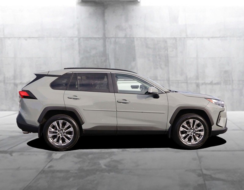 Toyota RAV4 Vehicle Image 05
