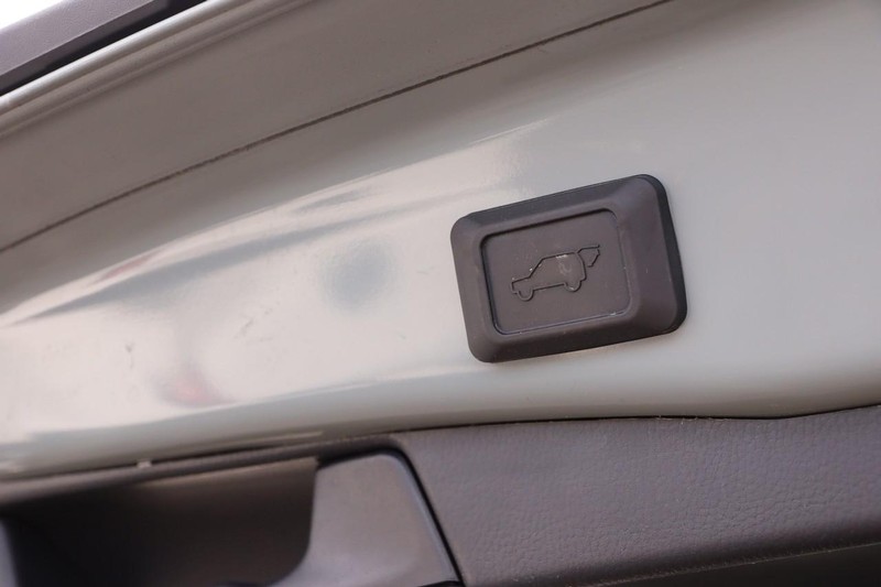Toyota RAV4 Vehicle Image 08