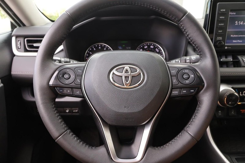 Toyota RAV4 Vehicle Image 12