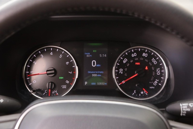 Toyota RAV4 Vehicle Image 15