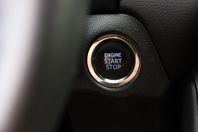 Toyota RAV4 Vehicle Image 16