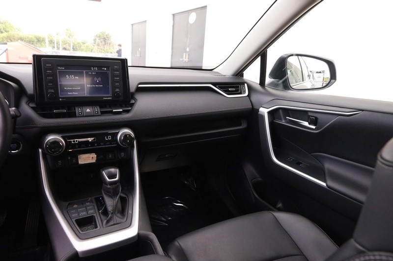 Toyota RAV4 Vehicle Image 26