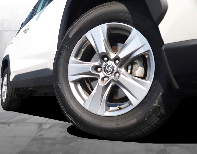 Toyota RAV4 Vehicle Image 03
