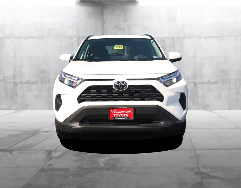 Toyota RAV4 Vehicle Image 04