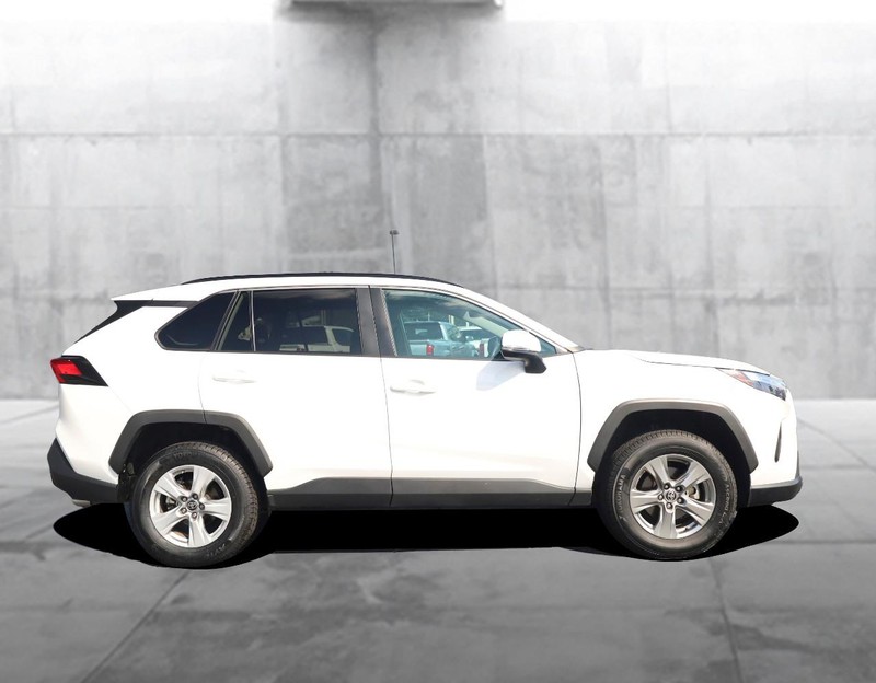 Toyota RAV4 Vehicle Image 05
