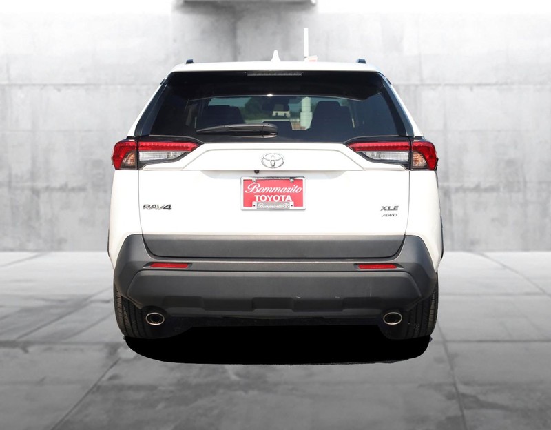 Toyota RAV4 Vehicle Image 06