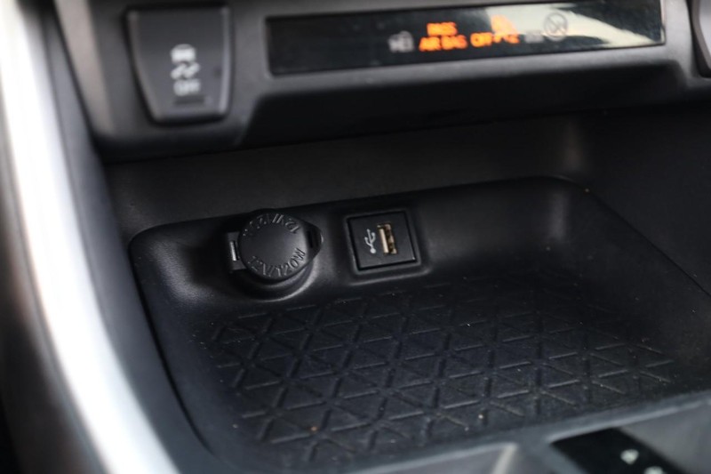 Toyota RAV4 Vehicle Image 15
