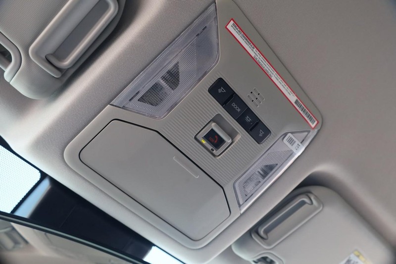 Toyota RAV4 Vehicle Image 17
