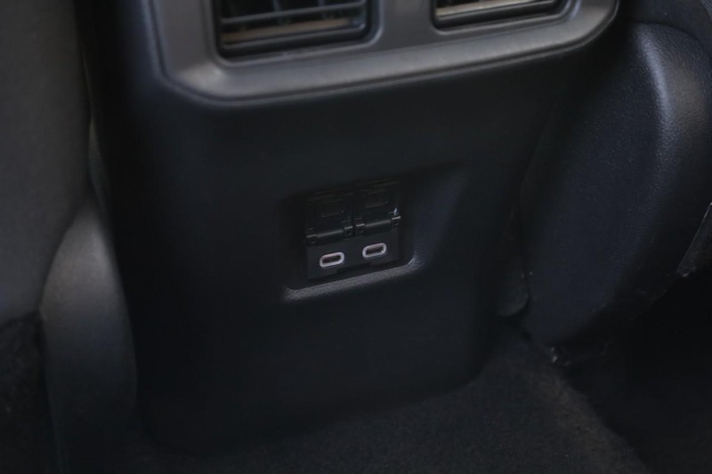 Toyota RAV4 Vehicle Image 22