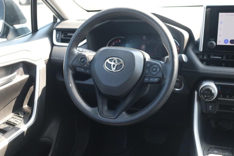 Toyota RAV4 Vehicle Image 24