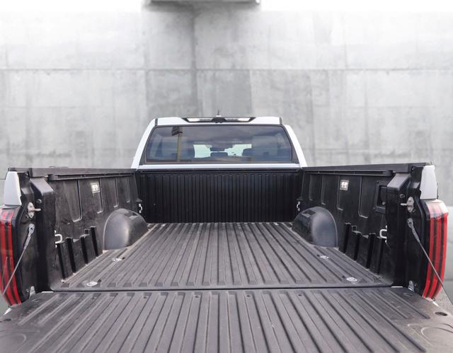 Toyota Tundra 4WD Hybrid Vehicle Image 30