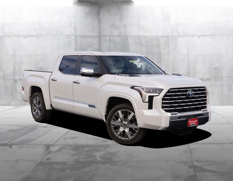 Toyota Tundra 4WD Hybrid Vehicle Image 02