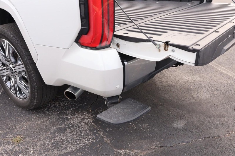 Toyota Tundra 4WD Hybrid Vehicle Image 08