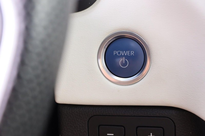 Toyota Tundra 4WD Hybrid Vehicle Image 17