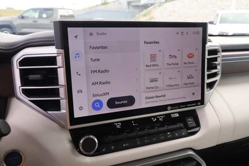 Toyota Tundra 4WD Hybrid Vehicle Image 19