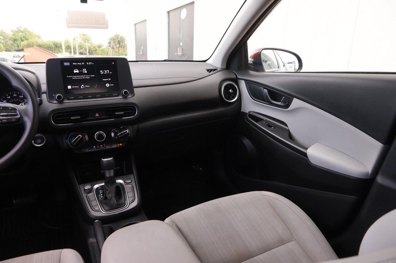 Hyundai Kona Vehicle Image 28