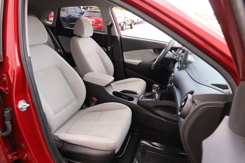 Hyundai Kona Vehicle Image 29