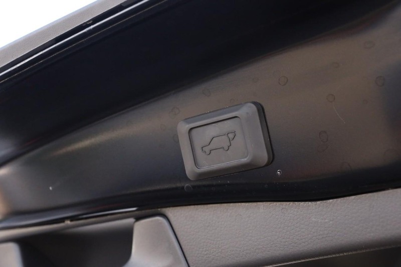 Toyota RAV4 Hybrid Vehicle Image 08