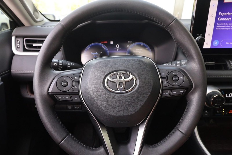 Toyota RAV4 Hybrid Vehicle Image 12