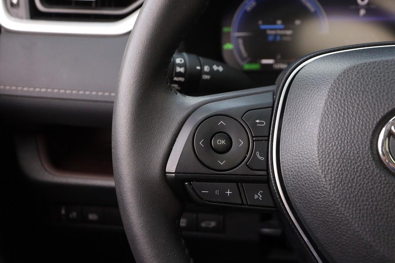 Toyota RAV4 Hybrid Vehicle Image 13