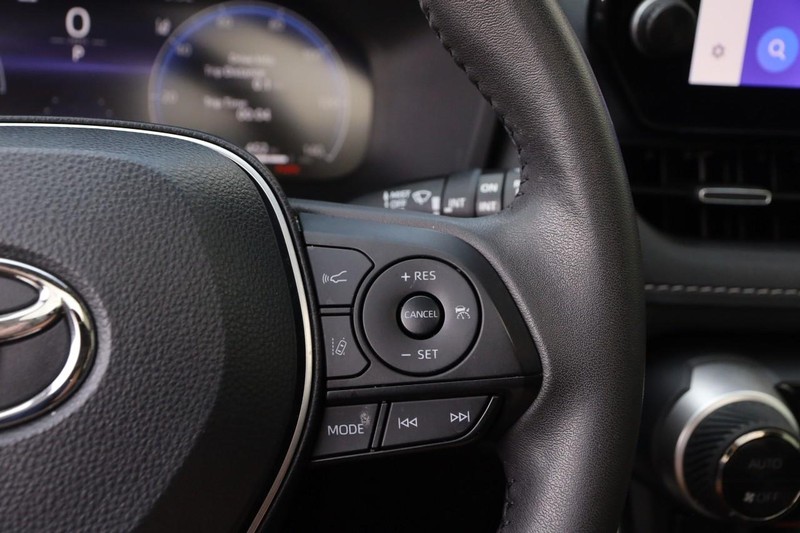 Toyota RAV4 Hybrid Vehicle Image 14
