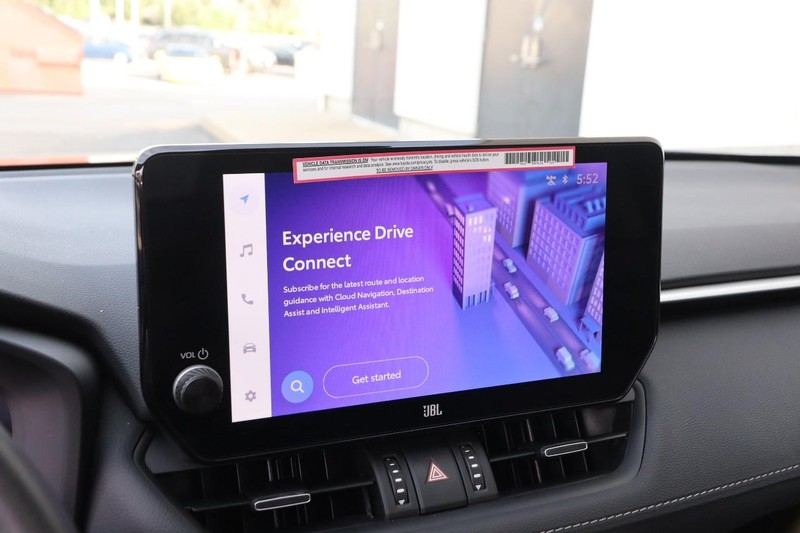 Toyota RAV4 Hybrid Vehicle Image 17