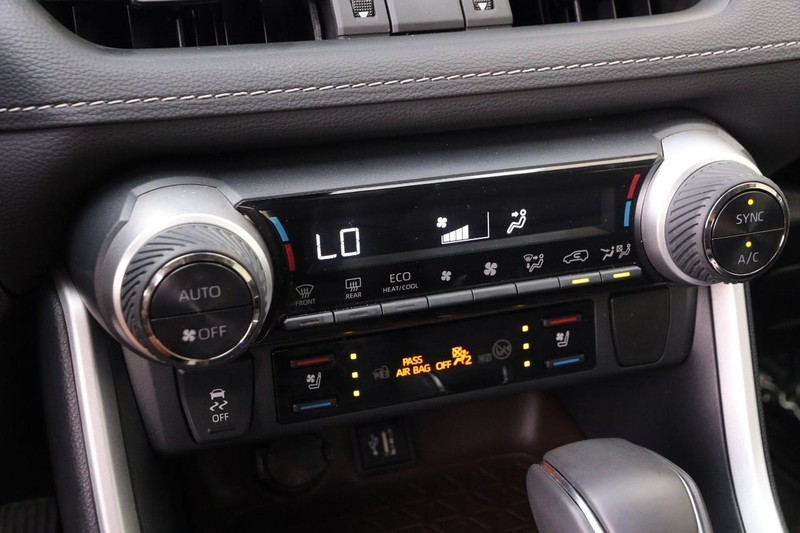 Toyota RAV4 Hybrid Vehicle Image 19