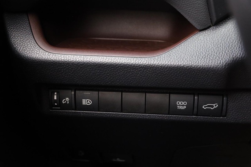 Toyota RAV4 Hybrid Vehicle Image 21