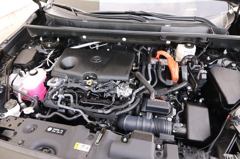 Toyota RAV4 Hybrid Vehicle Image 28