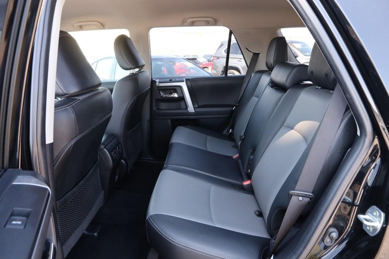 Toyota 4Runner Vehicle Image 10