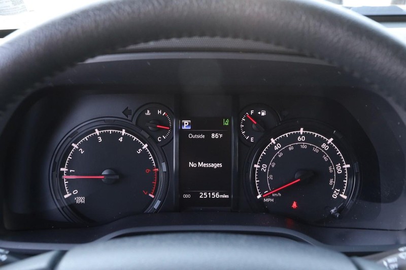 Toyota 4Runner Vehicle Image 14