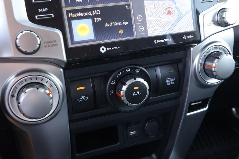 Toyota 4Runner Vehicle Image 18