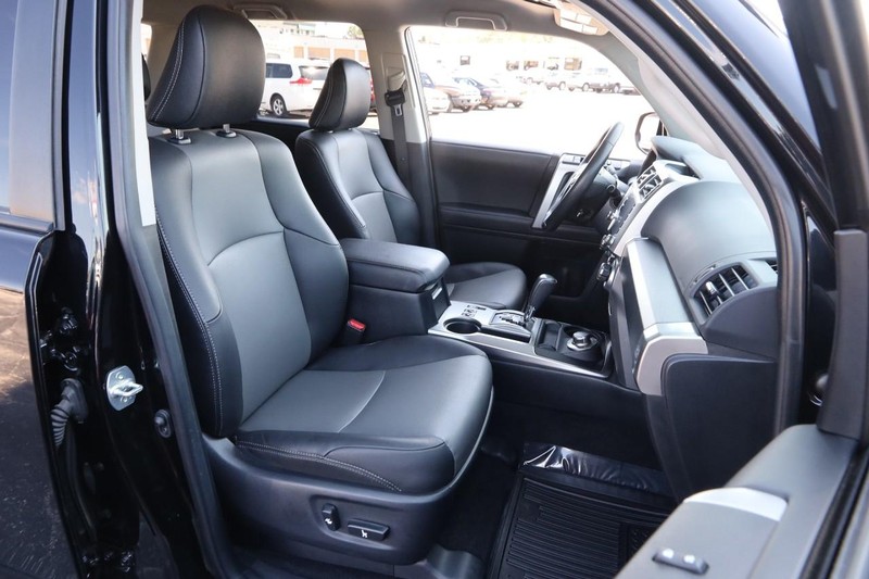 Toyota 4Runner Vehicle Image 27