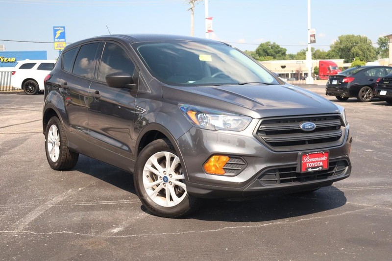 Ford Escape Vehicle Image 02