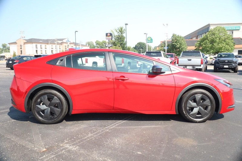 Toyota Prius Vehicle Image 05