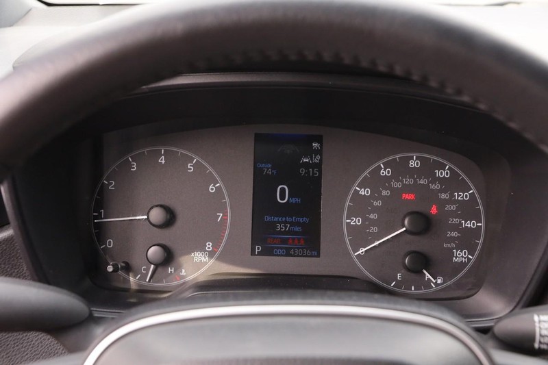 Toyota Corolla Vehicle Image 13
