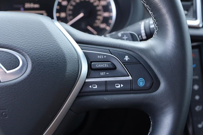 INFINITI QX55 Vehicle Image 14