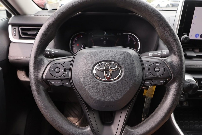 Toyota RAV4 Vehicle Image 10
