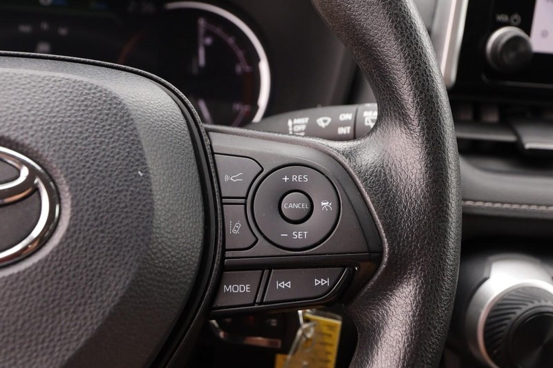 Toyota RAV4 Vehicle Image 12