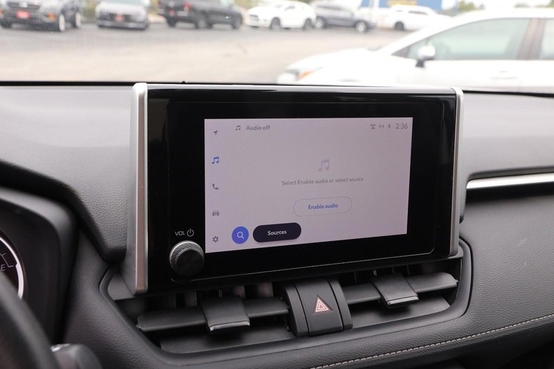 Toyota RAV4 Vehicle Image 14