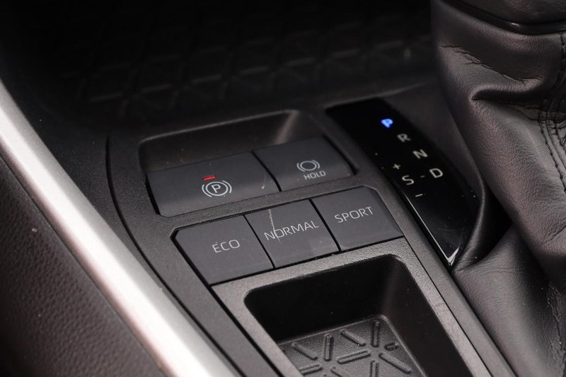 Toyota RAV4 Vehicle Image 17