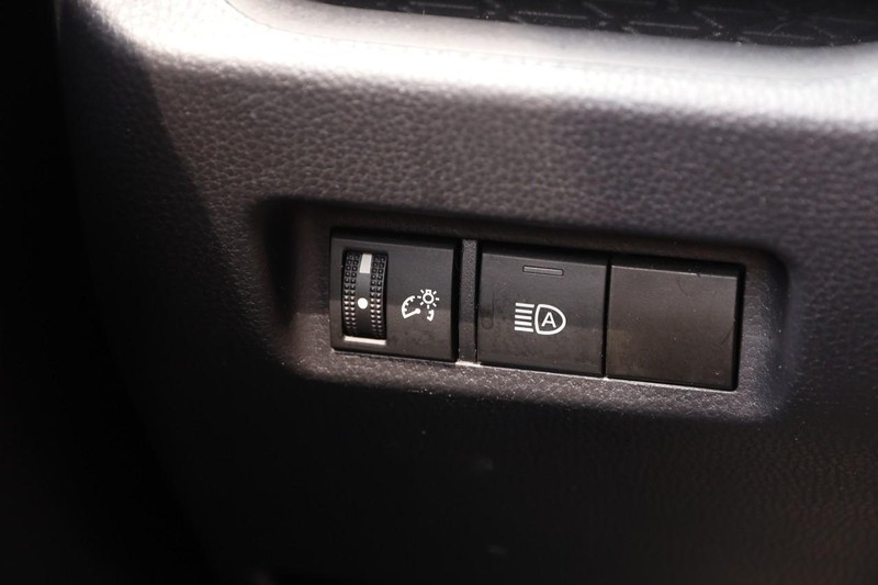 Toyota RAV4 Vehicle Image 18