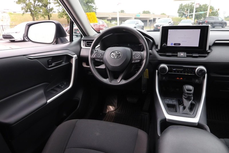 Toyota RAV4 Vehicle Image 20