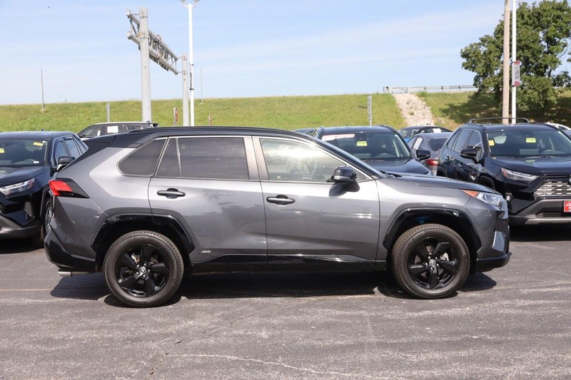 Toyota RAV4 Vehicle Image 05