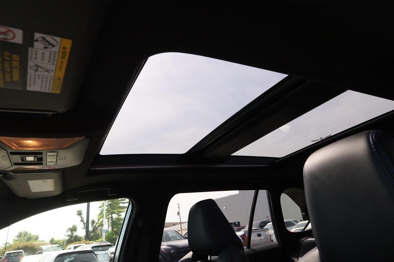 Toyota RAV4 Vehicle Image 09