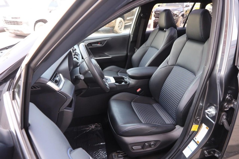 Toyota RAV4 Vehicle Image 10