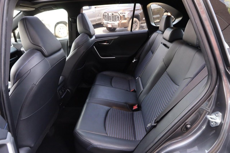 Toyota RAV4 Vehicle Image 11