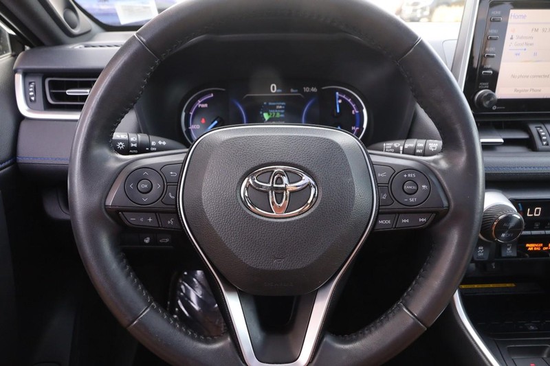 Toyota RAV4 Vehicle Image 12