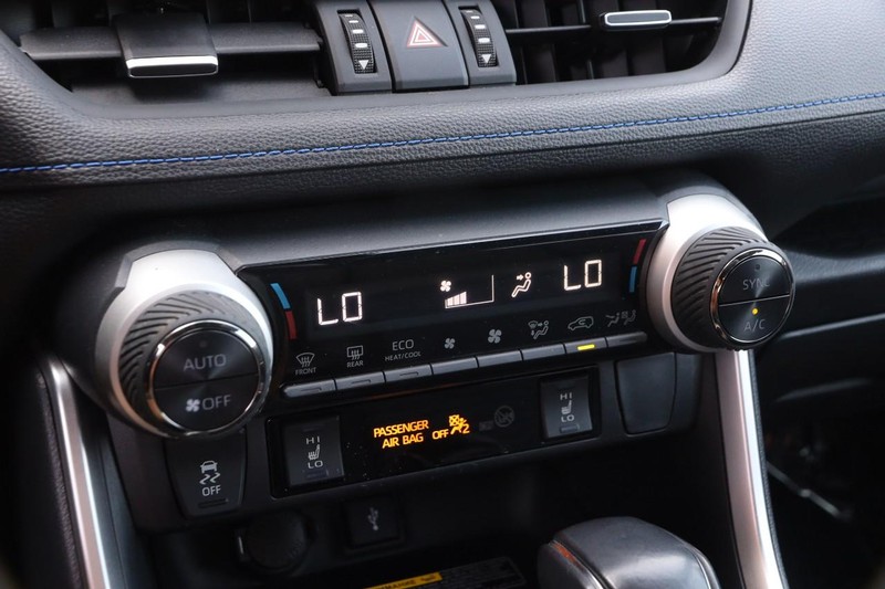 Toyota RAV4 Vehicle Image 18