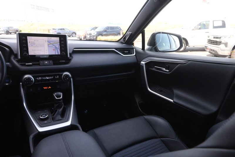 Toyota RAV4 Vehicle Image 25